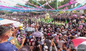 Peregrinaje de Santo Domingo de Guzmán rumbo a Las Sierritas