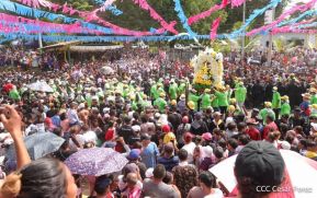 Peregrinaje de Santo Domingo de Guzmán rumbo a Las Sierritas