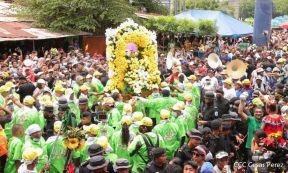 Peregrinaje de Santo Domingo de Guzmán rumbo a Las Sierritas