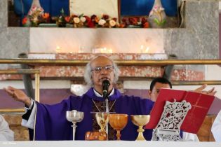 Cardenal Brenes participa en Viacrucis en Carazo