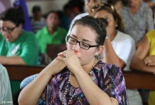 Cardenal Brenes participa en Viacrucis en Carazo
