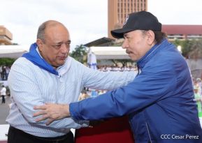 Desfile Patrio 2022 desde la Avenida de Bolívar a Chávez