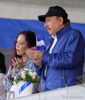 Desfile Patrio 2022 desde la Avenida de Bolívar a Chávez