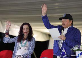 Desfile Patrio 2022 desde la Avenida de Bolívar a Chávez