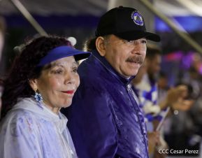 Desfile Patrio 2022 desde la Avenida de Bolívar a Chávez