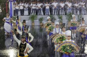 Desfile Patrio 2022 desde la Avenida de Bolívar a Chávez