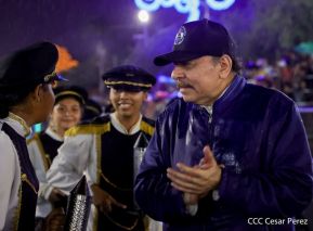 Desfile Patrio 2022 desde la Avenida de Bolívar a Chávez