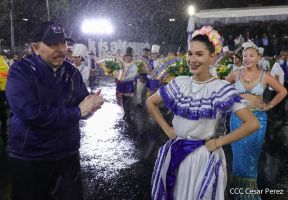 Desfile Patrio 2022 desde la Avenida de Bolívar a Chávez