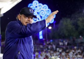 Desfile Patrio 2022 desde la Avenida de Bolívar a Chávez