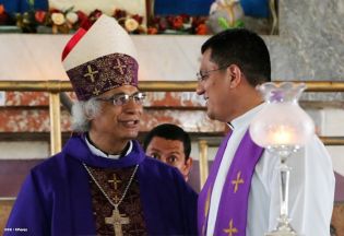 Cardenal Brenes participa en Viacrucis en Carazo