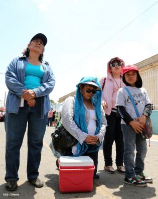 Cardenal Brenes participa en Viacrucis en Carazo