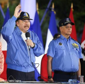 Presidente Daniel Ortega y Vicepresidenta Rosario Murillo presidieron acto del 43 Aniversario de la Policía Nacional