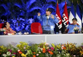 Presidente Daniel Ortega y Vicepresidenta Rosario Murillo presidieron acto del 43 Aniversario de la Policía Nacional