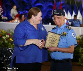 Presidente Daniel Ortega y Vicepresidenta Rosario Murillo presidieron acto del 43 Aniversario de la Policía Nacional
