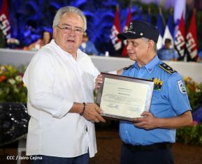 Presidente Daniel Ortega y Vicepresidenta Rosario Murillo presidieron acto del 43 Aniversario de la Policía Nacional