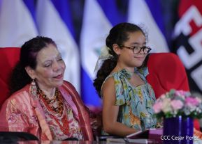 Presidente Daniel Ortega y Vicepresidenta Rosario Murillo presidieron acto del 43 Aniversario de la Policía Nacional