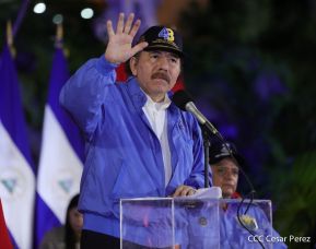 Presidente Daniel Ortega y Vicepresidenta Rosario Murillo presidieron acto del 43 Aniversario de la Policía Nacional