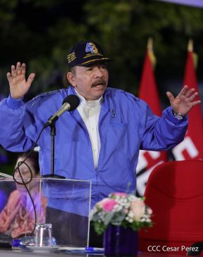 Presidente Daniel Ortega y Vicepresidenta Rosario Murillo presidieron acto del 43 Aniversario de la Policía Nacional