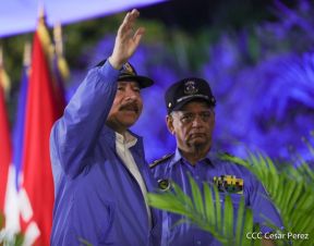 Presidente Daniel Ortega y Vicepresidenta Rosario Murillo presidieron acto del 43 Aniversario de la Policía Nacional