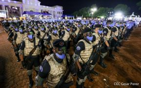 Presidente Daniel Ortega y Vicepresidenta Rosario Murillo presidieron acto del 43 Aniversario de la Policía Nacional