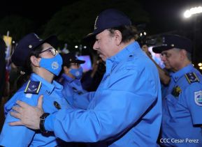 Presidente Daniel Ortega y Vicepresidenta Rosario Murillo presidieron acto del 43 Aniversario de la Policía Nacional