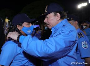 Presidente Daniel Ortega y Vicepresidenta Rosario Murillo presidieron acto del 43 Aniversario de la Policía Nacional