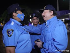 Presidente Daniel Ortega y Vicepresidenta Rosario Murillo presidieron acto del 43 Aniversario de la Policía Nacional