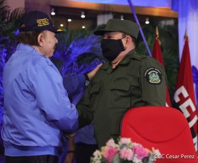 Presidente Daniel Ortega y Vicepresidenta Rosario Murillo presidieron acto del 43 Aniversario de la Policía Nacional