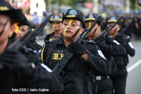 Desfile Policial "En Fuerzas de Victorias" desde la Avenida de Bolívar a Chávez
