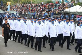 Desfile Policial "En Fuerzas de Victorias" desde la Avenida de Bolívar a Chávez