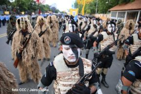 Desfile Policial "En Fuerzas de Victorias" desde la Avenida de Bolívar a Chávez