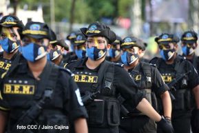 Desfile Policial "En Fuerzas de Victorias" desde la Avenida de Bolívar a Chávez