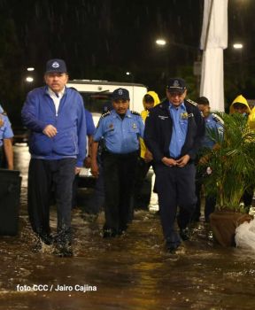Desfile Policial "En Fuerzas de Victorias" desde la Avenida de Bolívar a Chávez