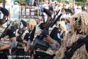 Desfile Policial "En Fuerzas de Victorias" desde la Avenida de Bolívar a Chávez
