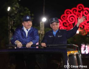 Desfile Policial "En Fuerzas de Victorias" desde la Avenida de Bolívar a Chávez