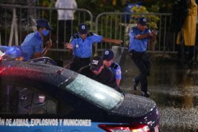 Desfile Policial "En Fuerzas de Victorias" desde la Avenida de Bolívar a Chávez