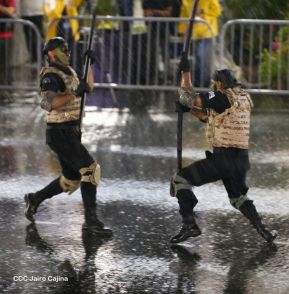 Desfile Policial "En Fuerzas de Victorias" desde la Avenida de Bolívar a Chávez
