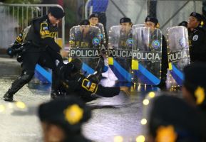 Desfile Policial "En Fuerzas de Victorias" desde la Avenida de Bolívar a Chávez
