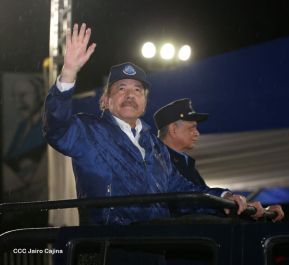 Desfile Policial "En Fuerzas de Victorias" desde la Avenida de Bolívar a Chávez