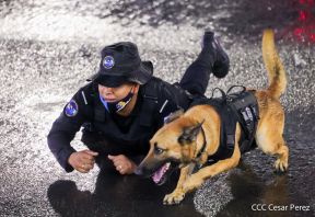 Desfile Policial "En Fuerzas de Victorias" desde la Avenida de Bolívar a Chávez