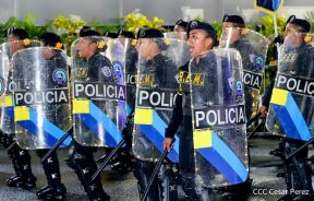Desfile Policial "En Fuerzas de Victorias" desde la Avenida de Bolívar a Chávez