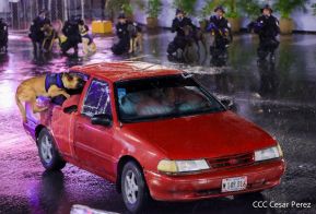 Desfile Policial "En Fuerzas de Victorias" desde la Avenida de Bolívar a Chávez