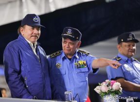 Desfile Policial "En Fuerzas de Victorias" desde la Avenida de Bolívar a Chávez