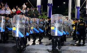 Desfile Policial "En Fuerzas de Victorias" desde la Avenida de Bolívar a Chávez