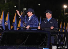 Desfile Policial "En Fuerzas de Victorias" desde la Avenida de Bolívar a Chávez