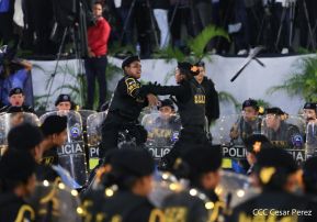 Desfile Policial "En Fuerzas de Victorias" desde la Avenida de Bolívar a Chávez