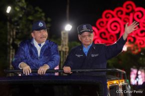 Desfile Policial "En Fuerzas de Victorias" desde la Avenida de Bolívar a Chávez