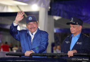 Desfile Policial "En Fuerzas de Victorias" desde la Avenida de Bolívar a Chávez