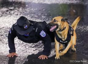 Desfile Policial "En Fuerzas de Victorias" desde la Avenida de Bolívar a Chávez