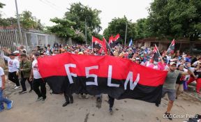 Octubre Victorioso inició con alegre caminata